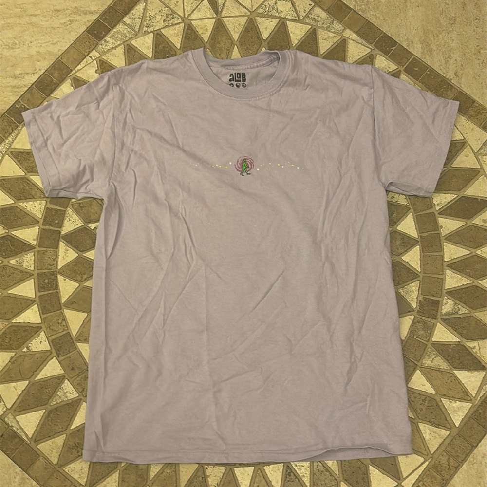 🌹 Pinkish-Purple Alien Skating T-shirt